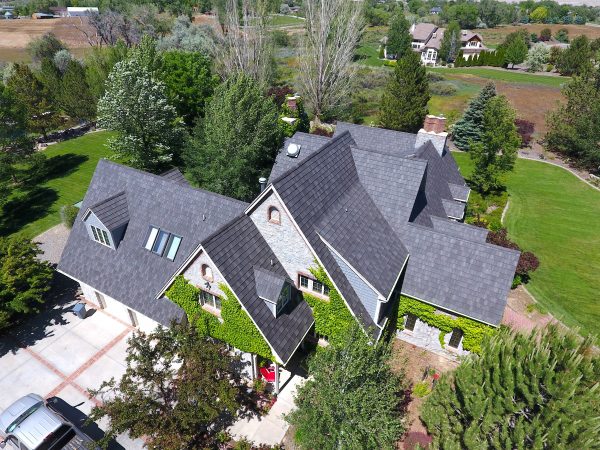 A zoom-out of this amazing Colorado home, topped and sided with DaVinci products